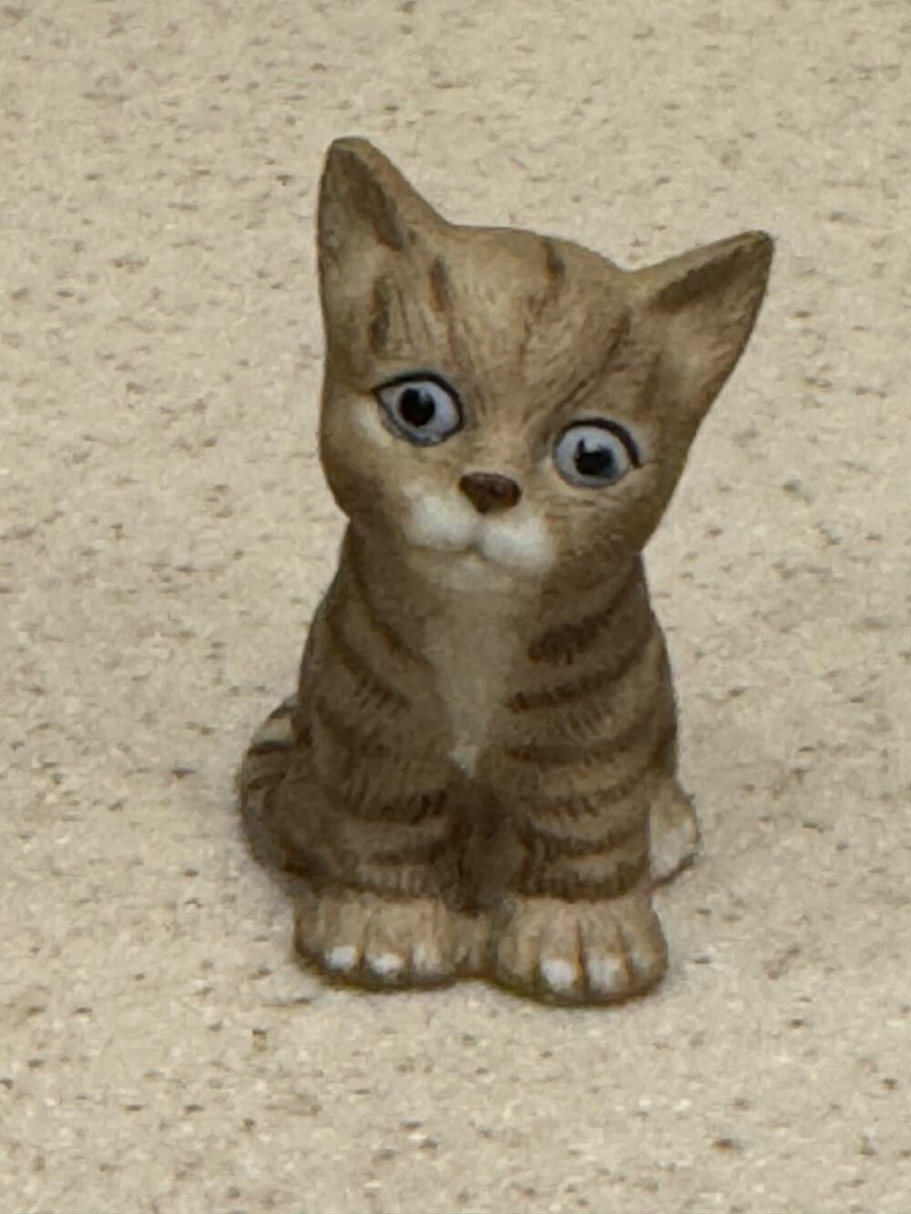 Giordano Miniature Ceramic Figurine Trinket Tabby Cat Kitty 1986